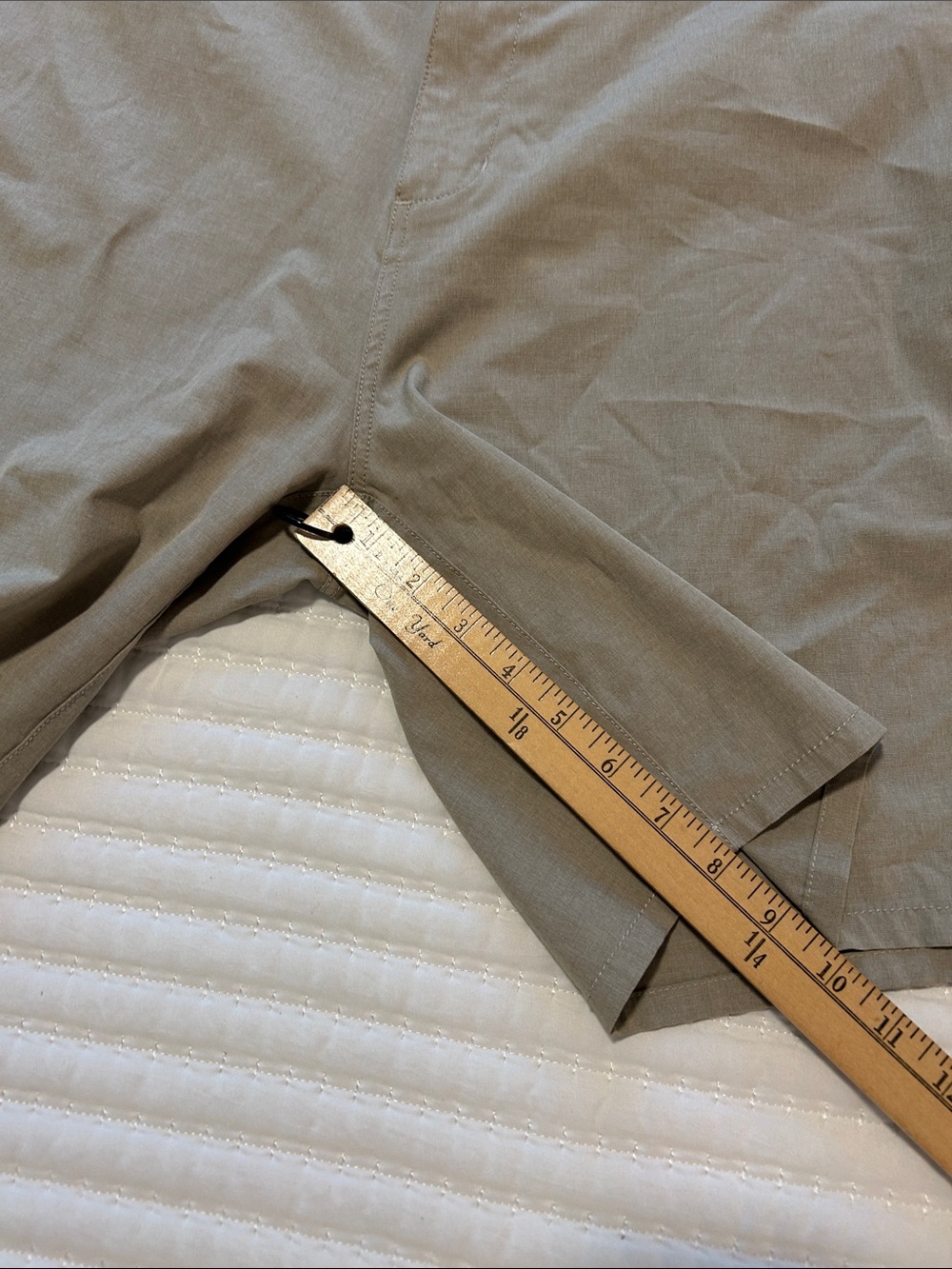 Vuori Lightweight Flat-Front Khaki Shorts Mens 36” waist - Picture 11 of 11